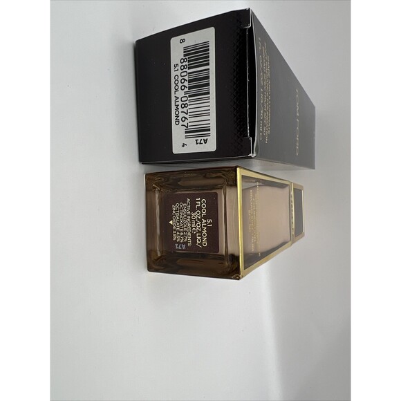 Tom Ford Shade And Illuminate Soft Radiance Foundation Spf50 5.1 Cool Almond New - Picture 3 of 4